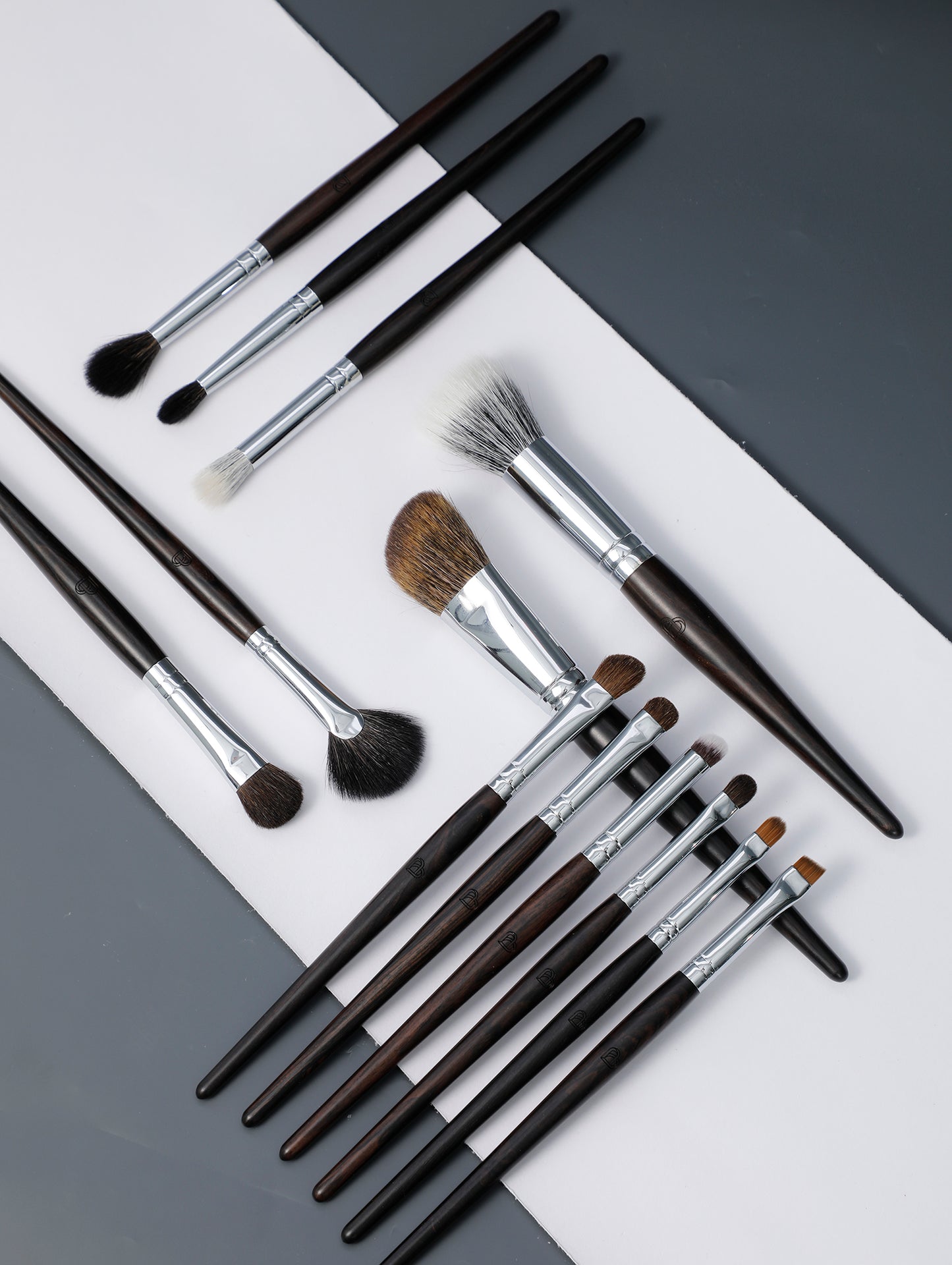 BLJ COSMETICS 19 Pcs Black Sandalwood Series Professional Synthetic Fiber Makeup Brushes Set