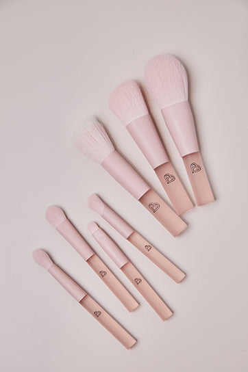 BLJ COSMETICS 7 Pcs Mini Makaron American Sweat Peaches Series Synthetic Fiber Portable Makeup Brushes Set