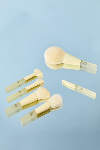 BLJ COSMETICS 7 Pcs Mini Makaron California Sunlight Series Synthetic Fiber Portable Makeup Brushes Set